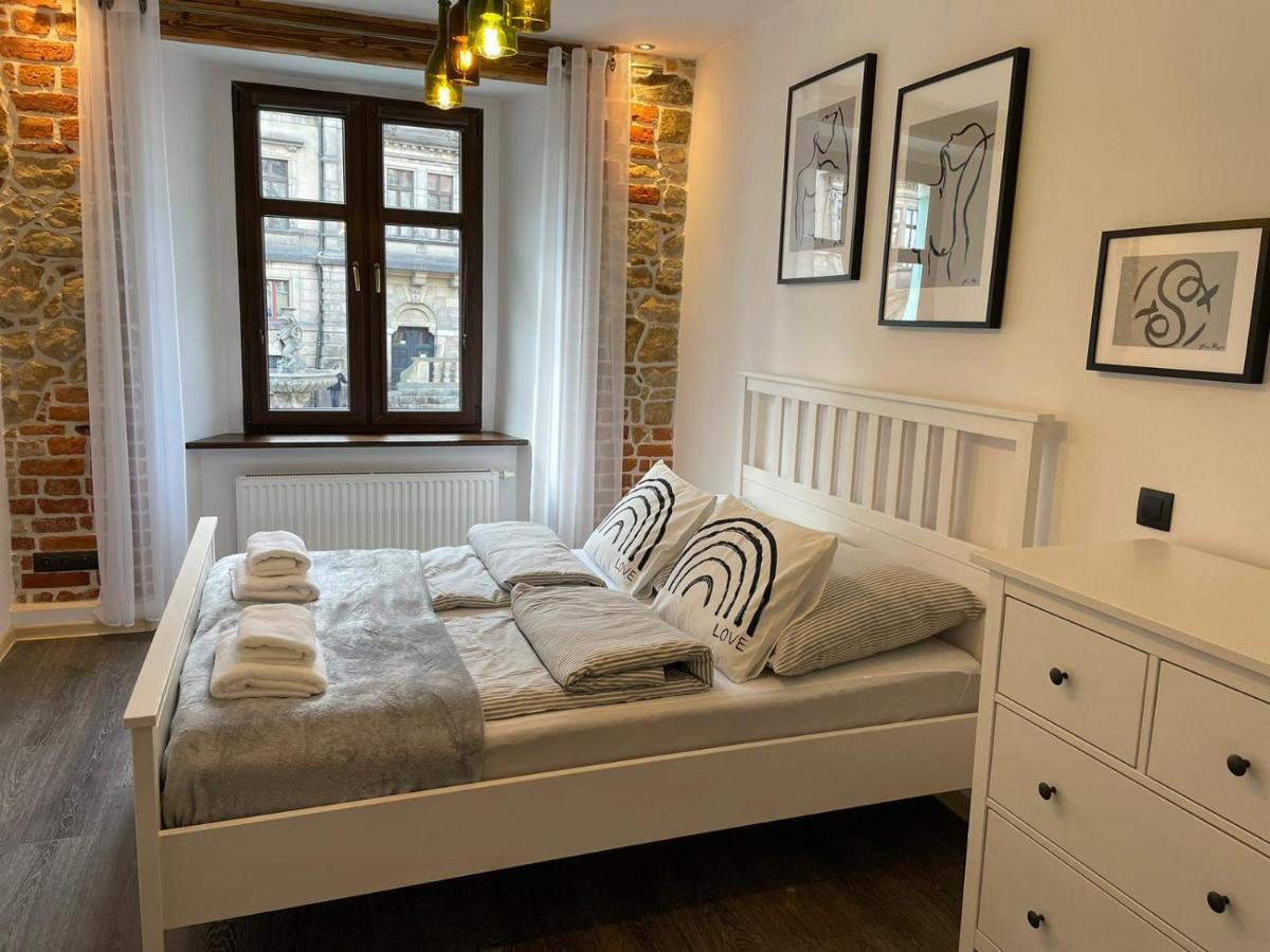 Apartament Przy Ratuszu Kłodzko Exteriör bild