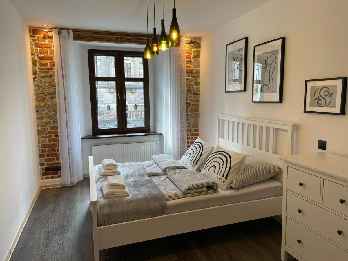 Apartament Przy Ratuszu Kłodzko Exteriör bild