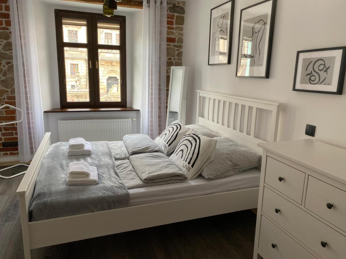 Apartament Przy Ratuszu Kłodzko Exteriör bild