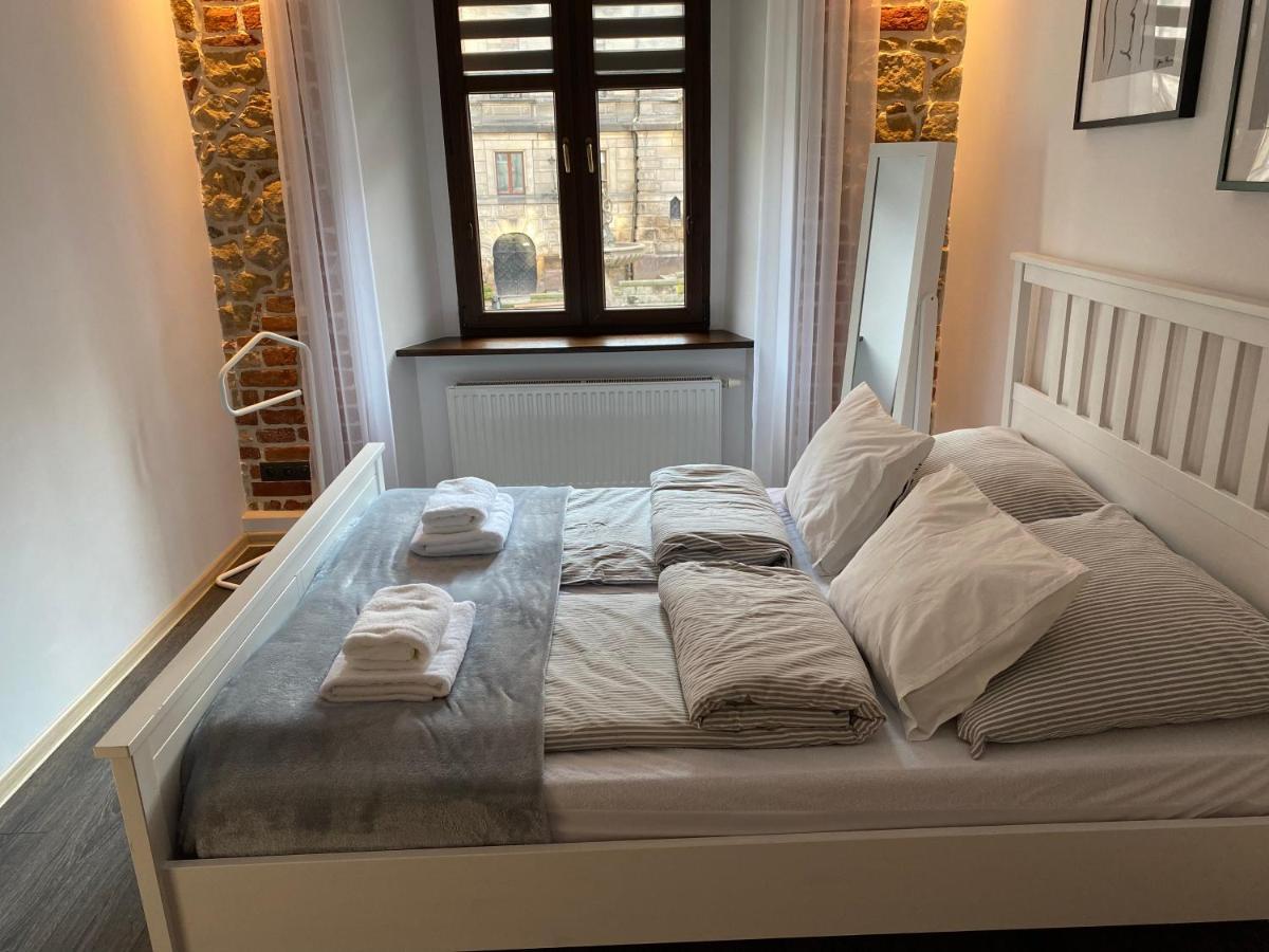 Apartament Przy Ratuszu Kłodzko Exteriör bild